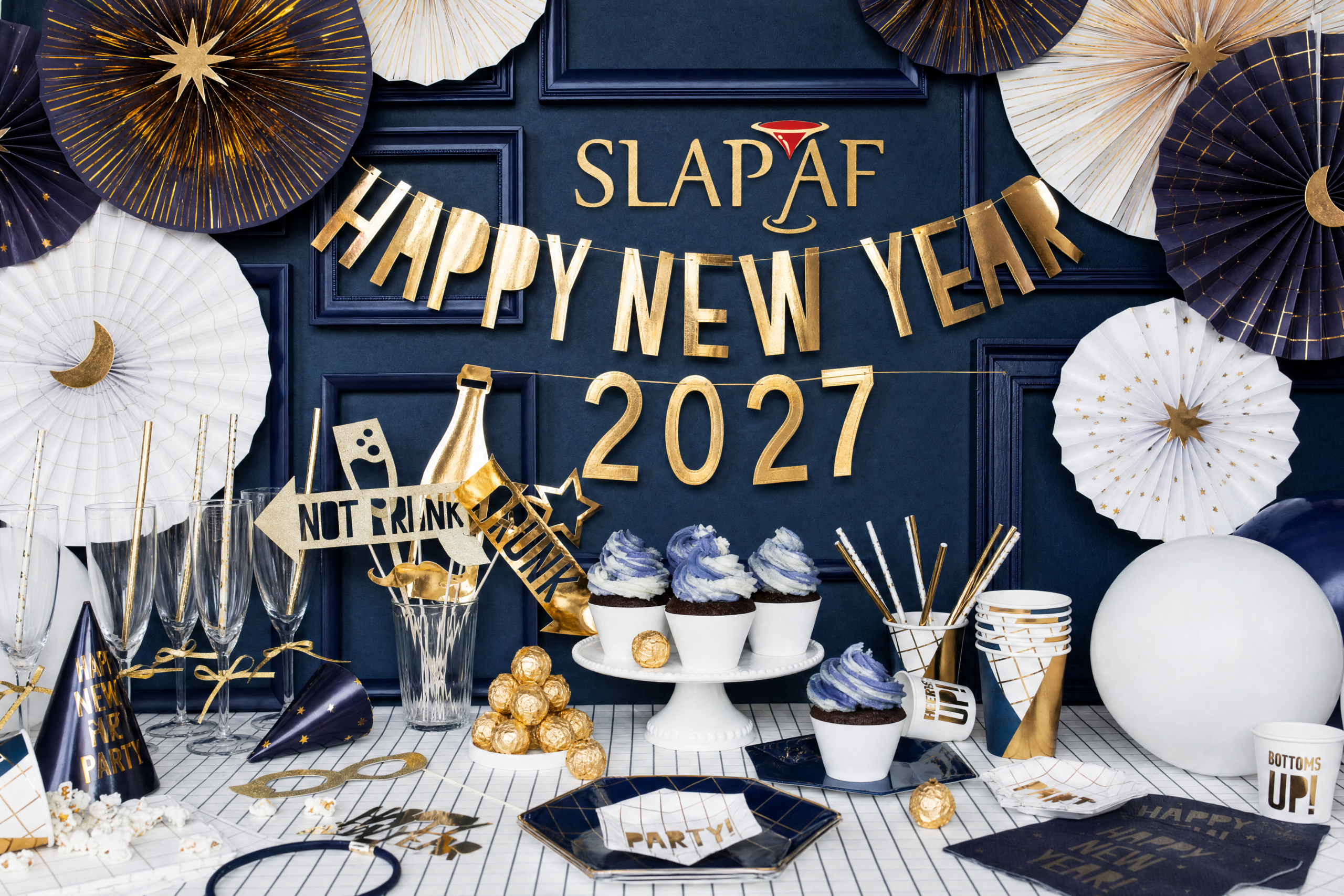Nytårsbord med Happy New Year 2027 på Restaurant Slap Af